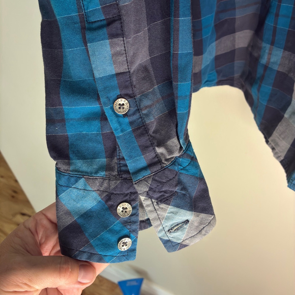 GUESS Men’s Large Blue Plaid Long Sleeve Button-Down Shirt - Picture 5 of 9